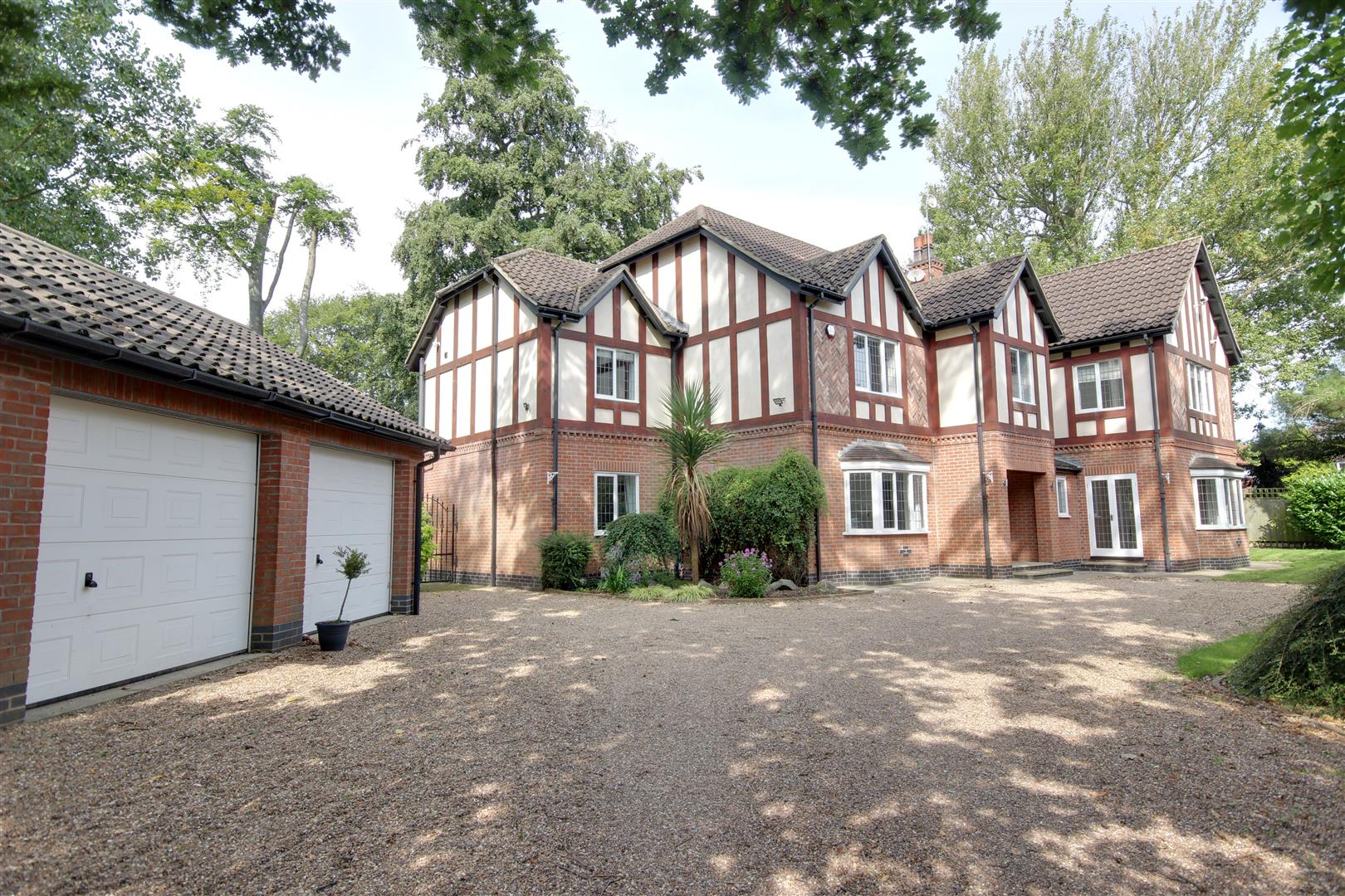 Matthew Limb Property for sale in West Hull